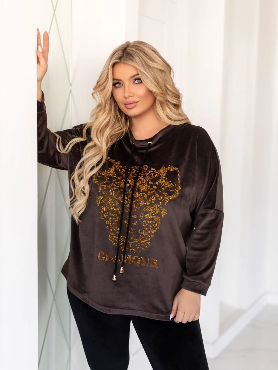 Стильный спортивный костюм