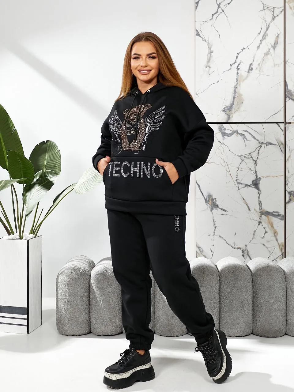 Стильный прогулочный костюм