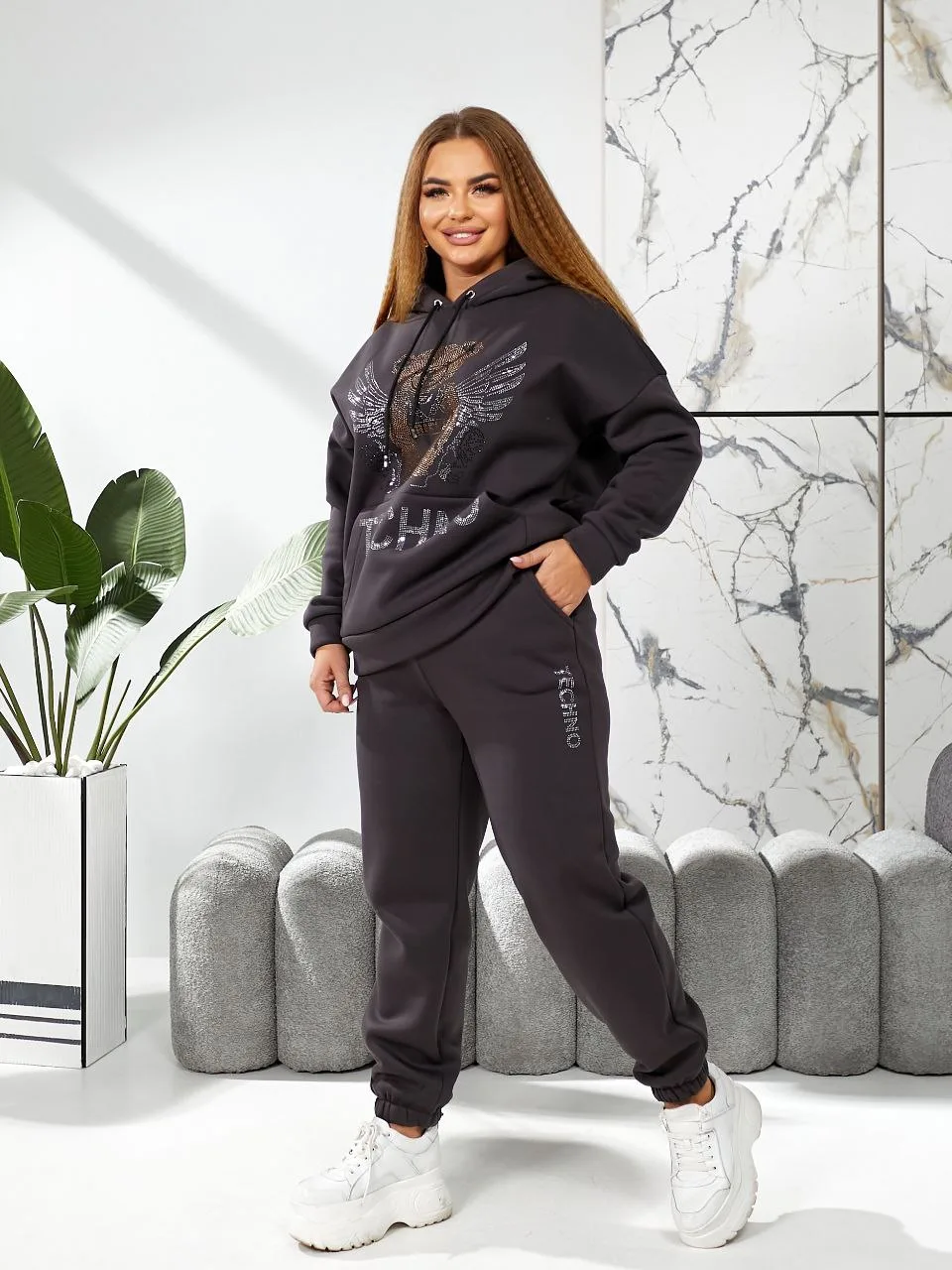 Стильный прогулочный костюм