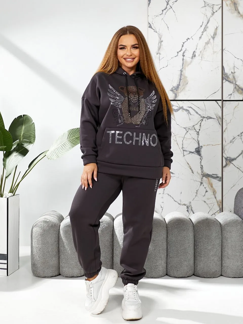 Стильный прогулочный костюм