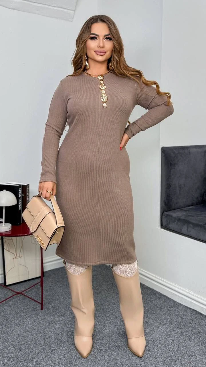 Теплое элегантное платье