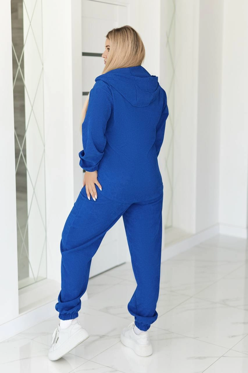 Стильный комфортный костюм