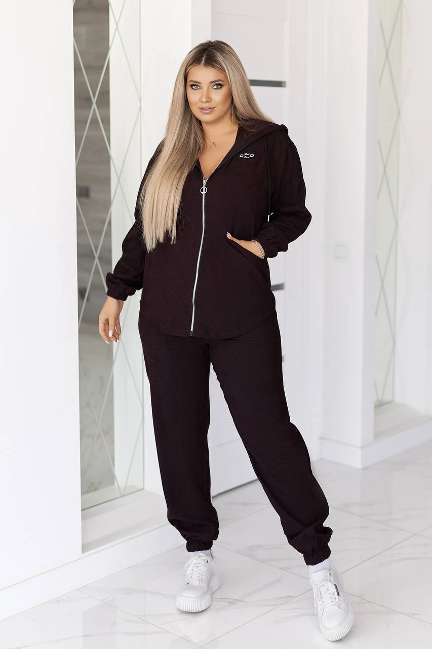 Стильный комфортный костюм
