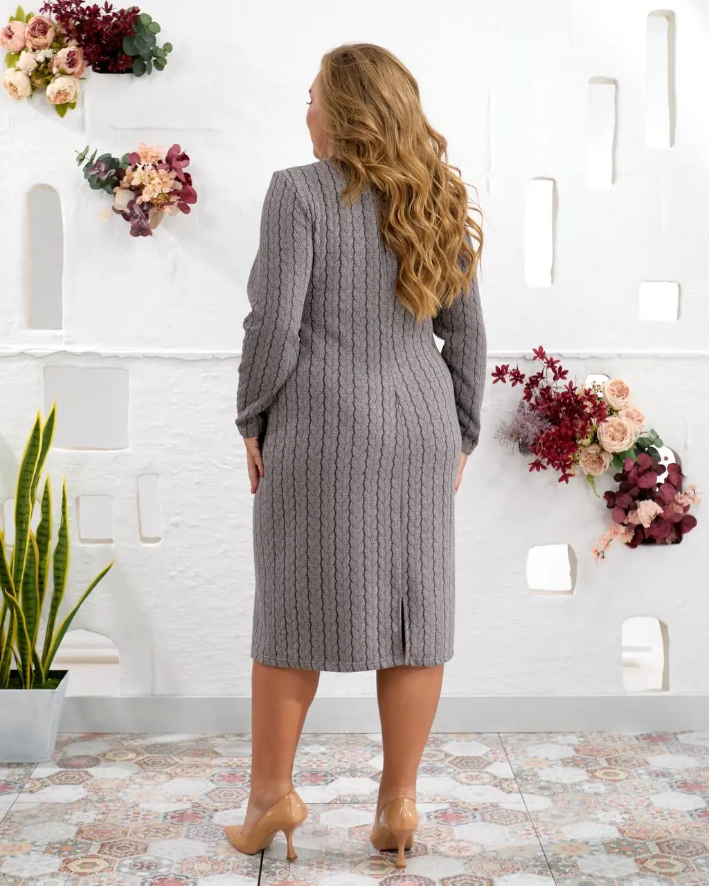 Теплое элегантное платье